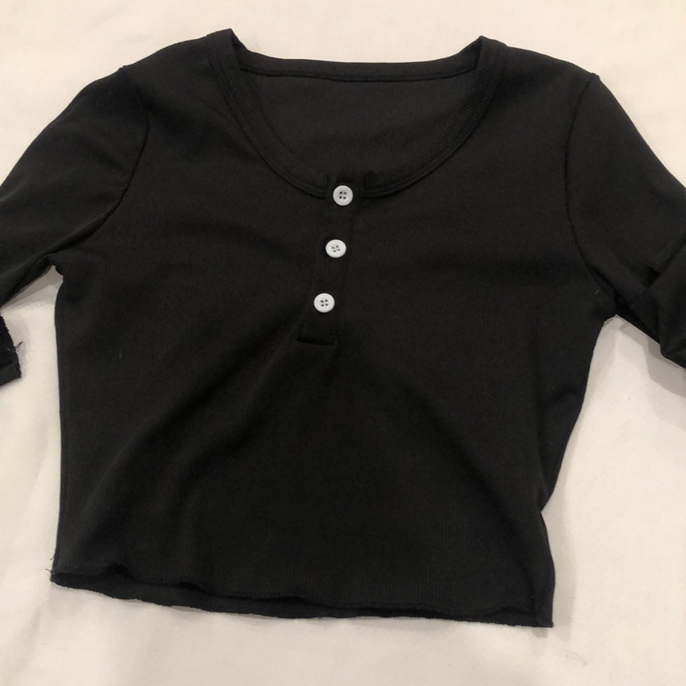Black Cropped Top .